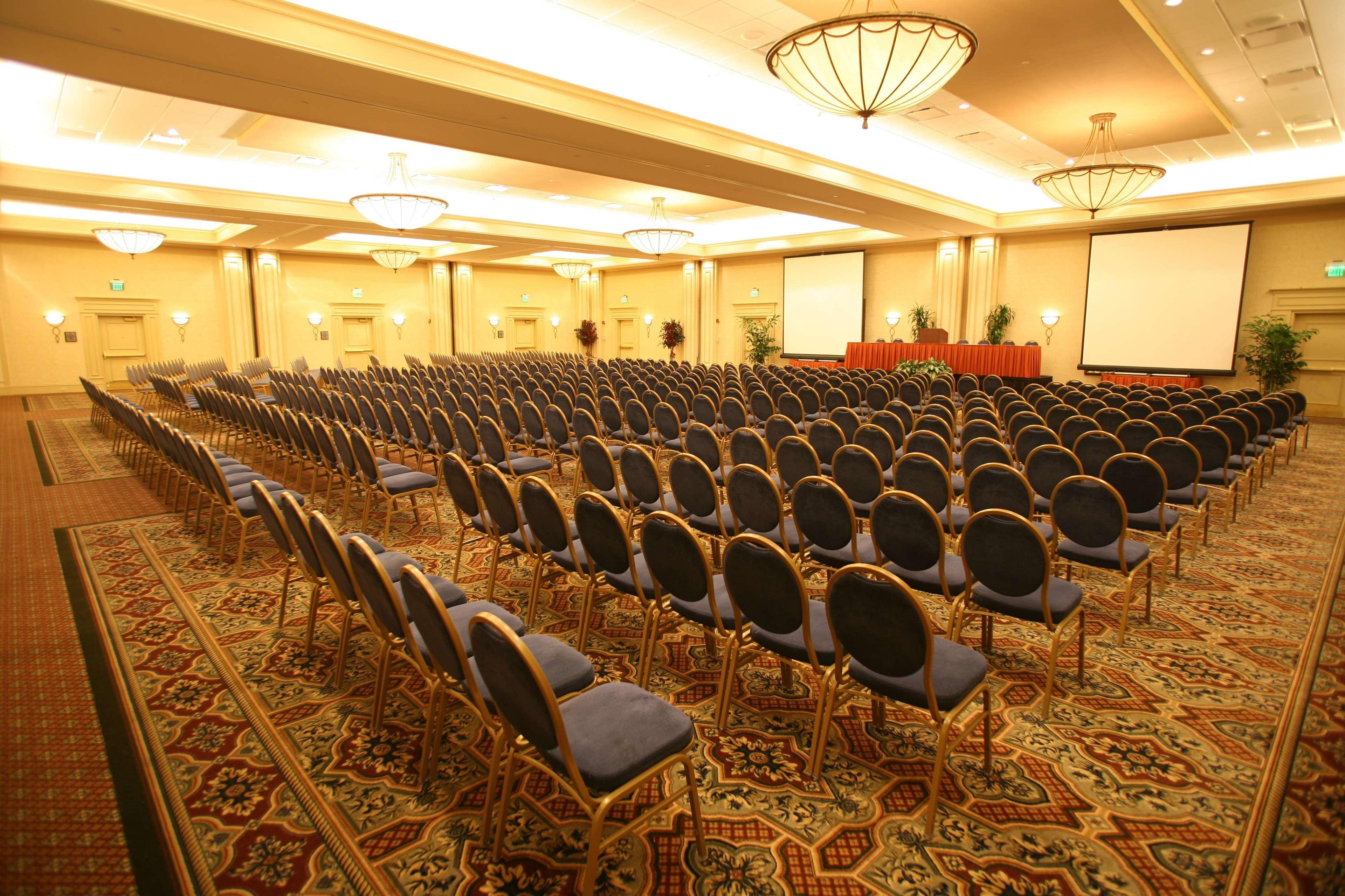 Hilton Garden Inn Suffolk Riverfront Экстерьер фото