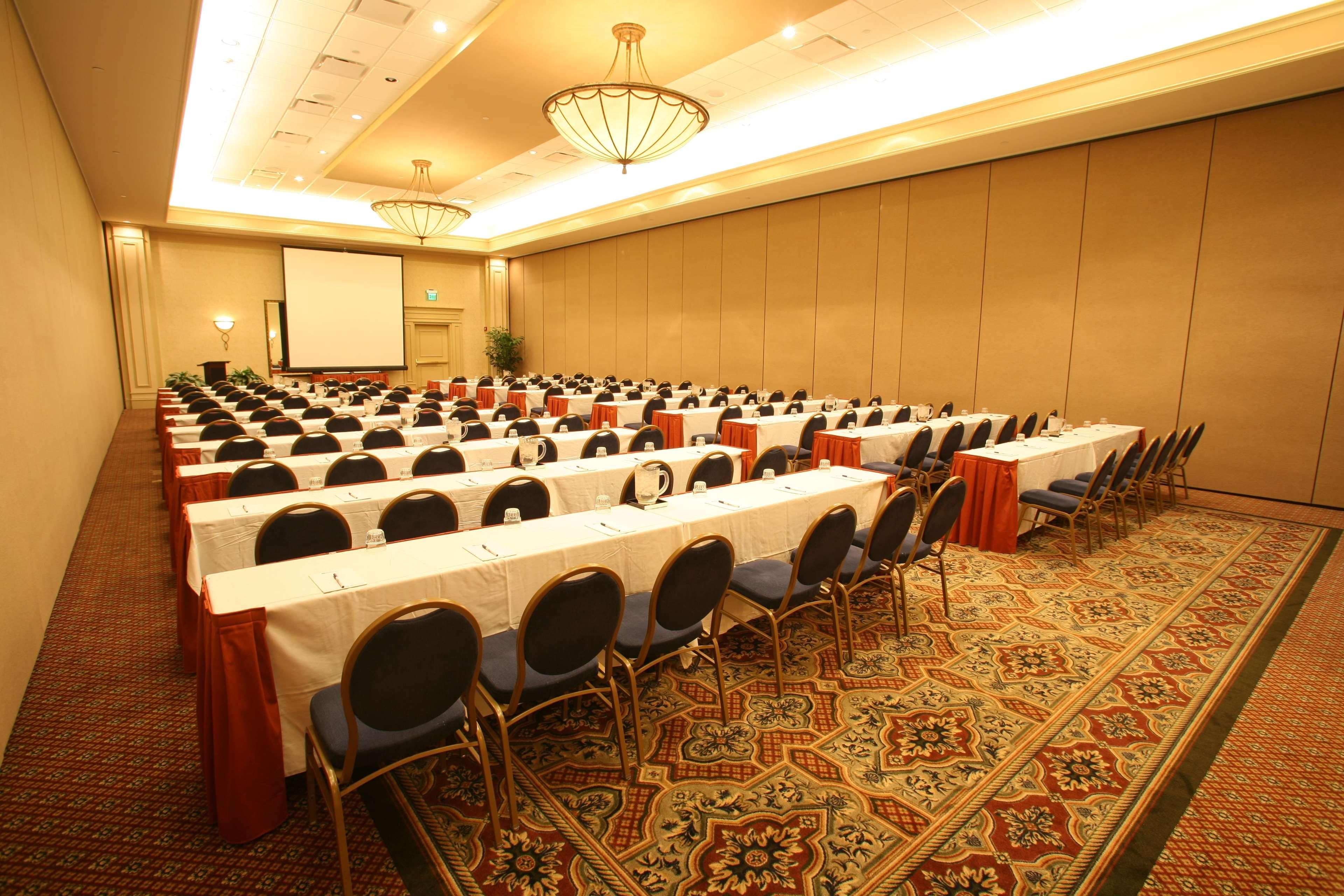 Hilton Garden Inn Suffolk Riverfront Экстерьер фото