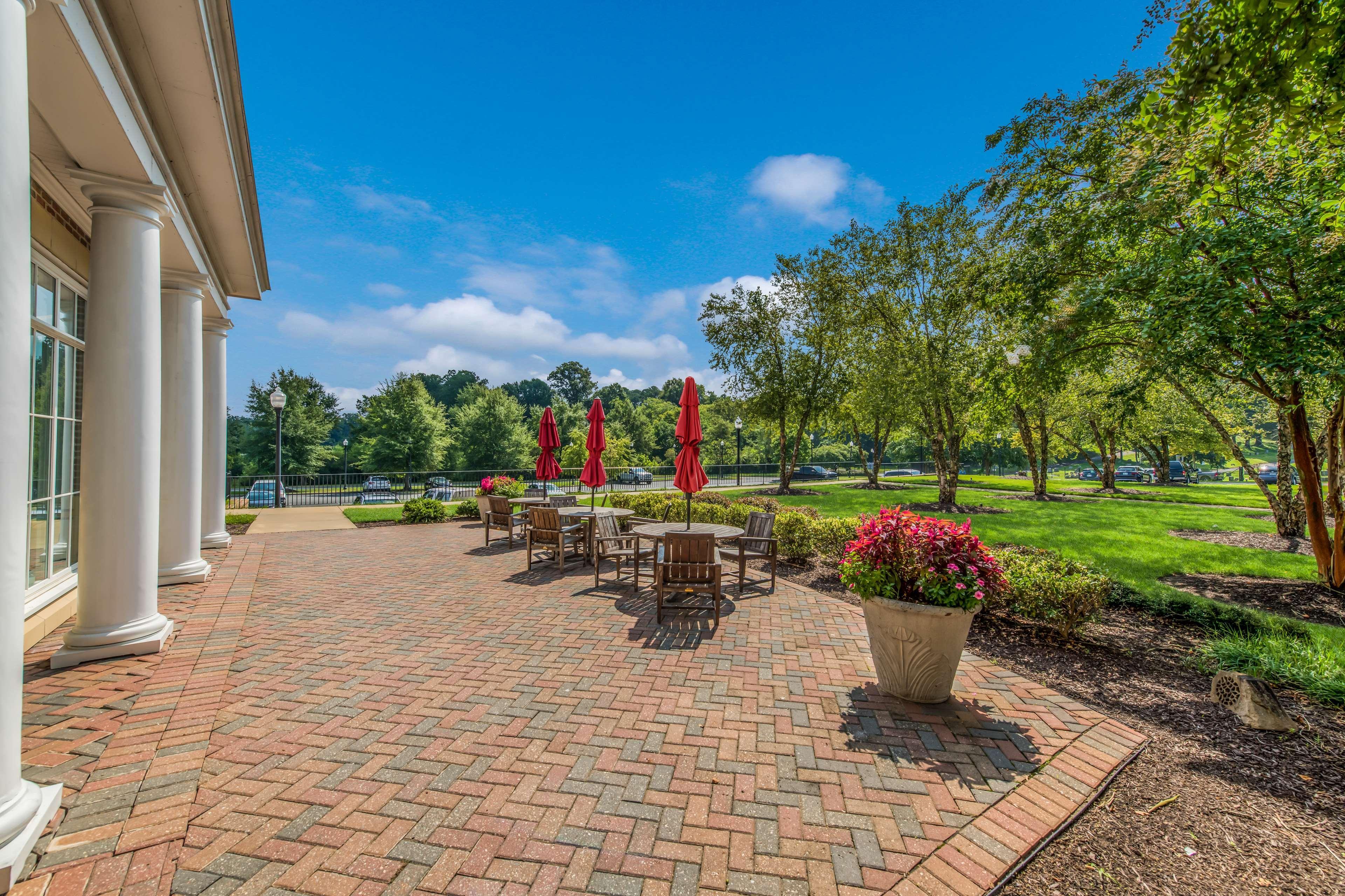 Hilton Garden Inn Suffolk Riverfront Экстерьер фото