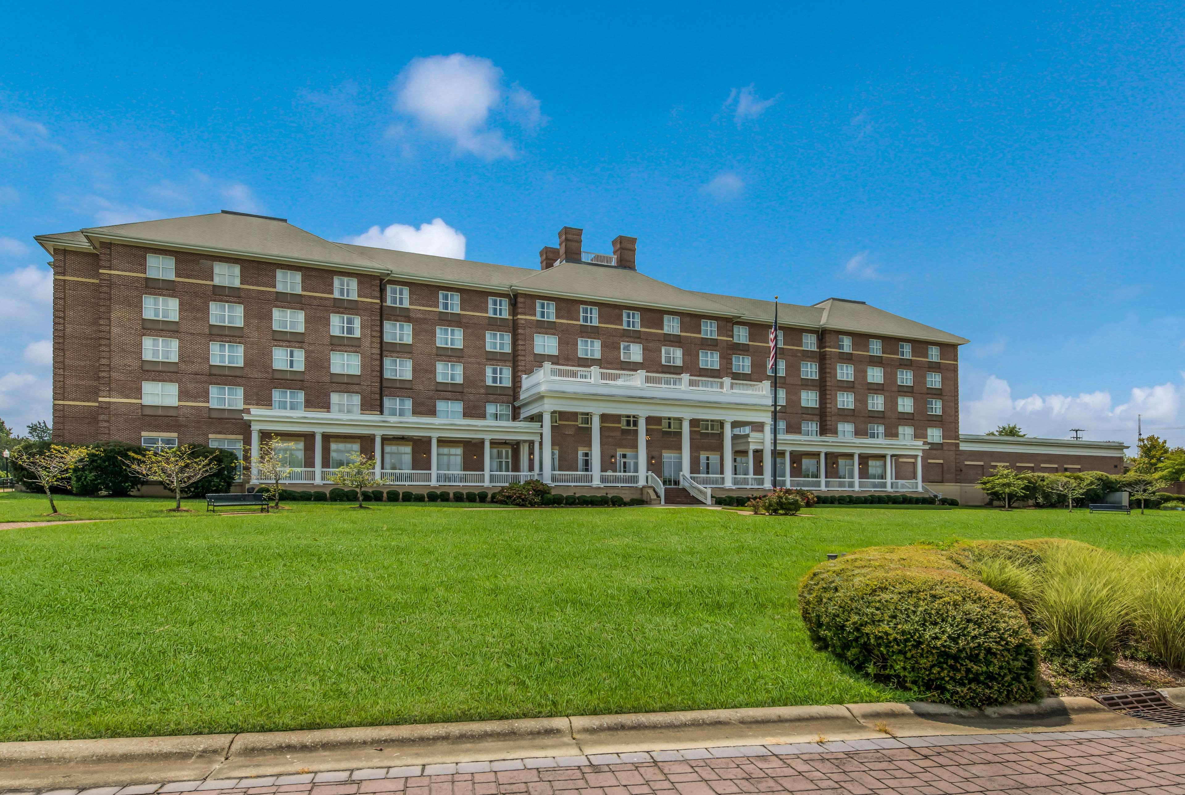 Hilton Garden Inn Suffolk Riverfront Экстерьер фото