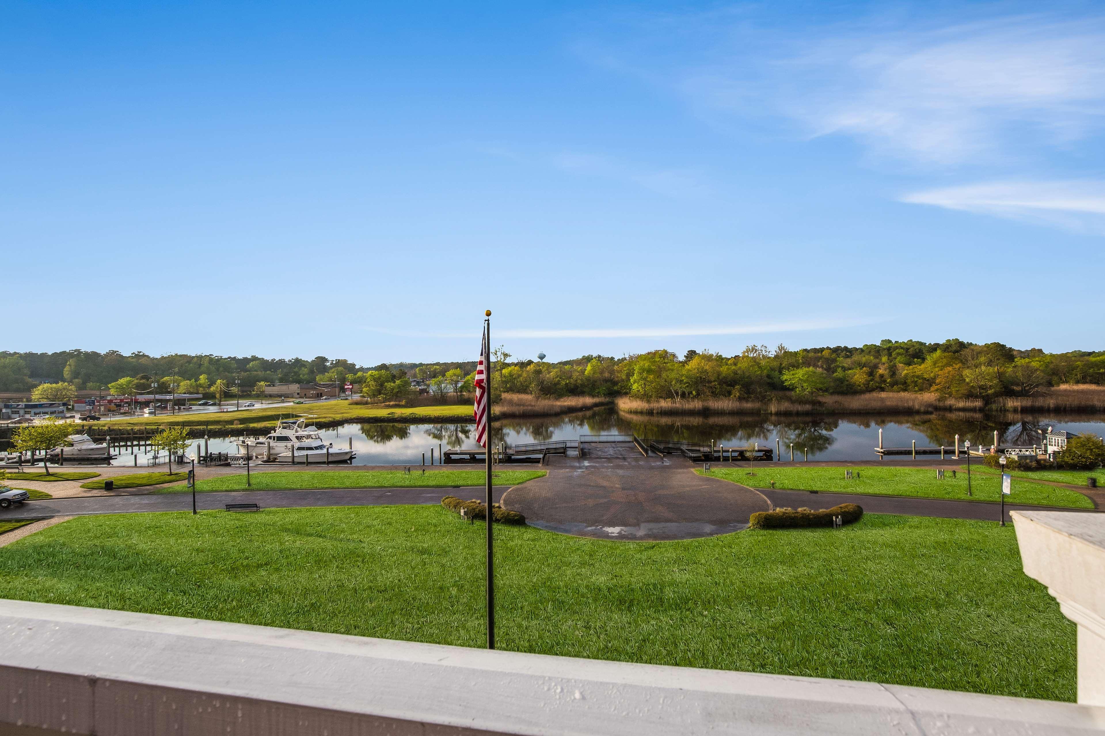 Hilton Garden Inn Suffolk Riverfront Экстерьер фото