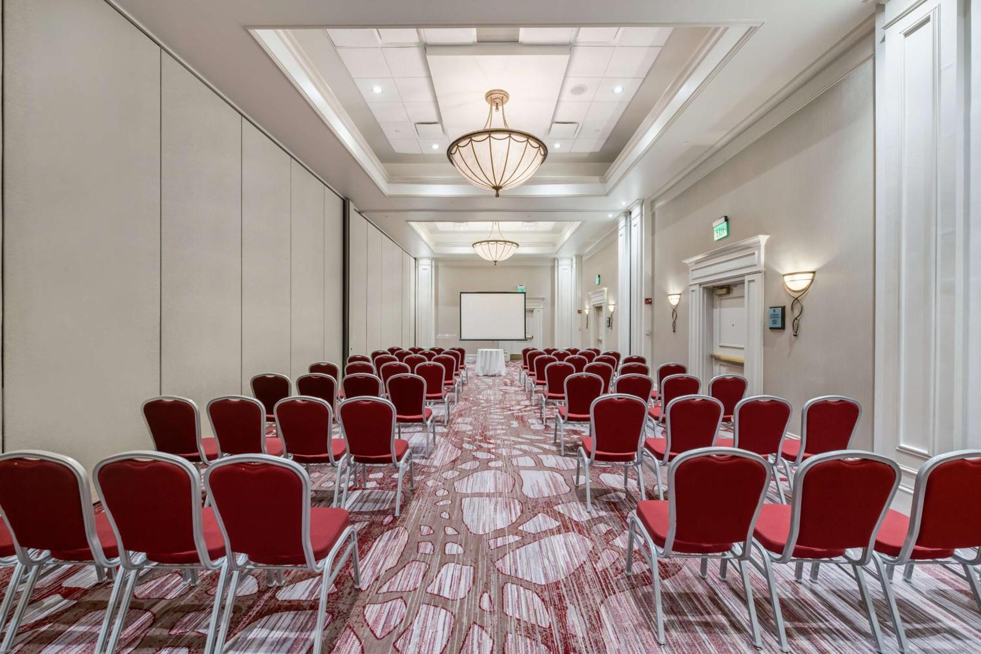 Hilton Garden Inn Suffolk Riverfront Экстерьер фото