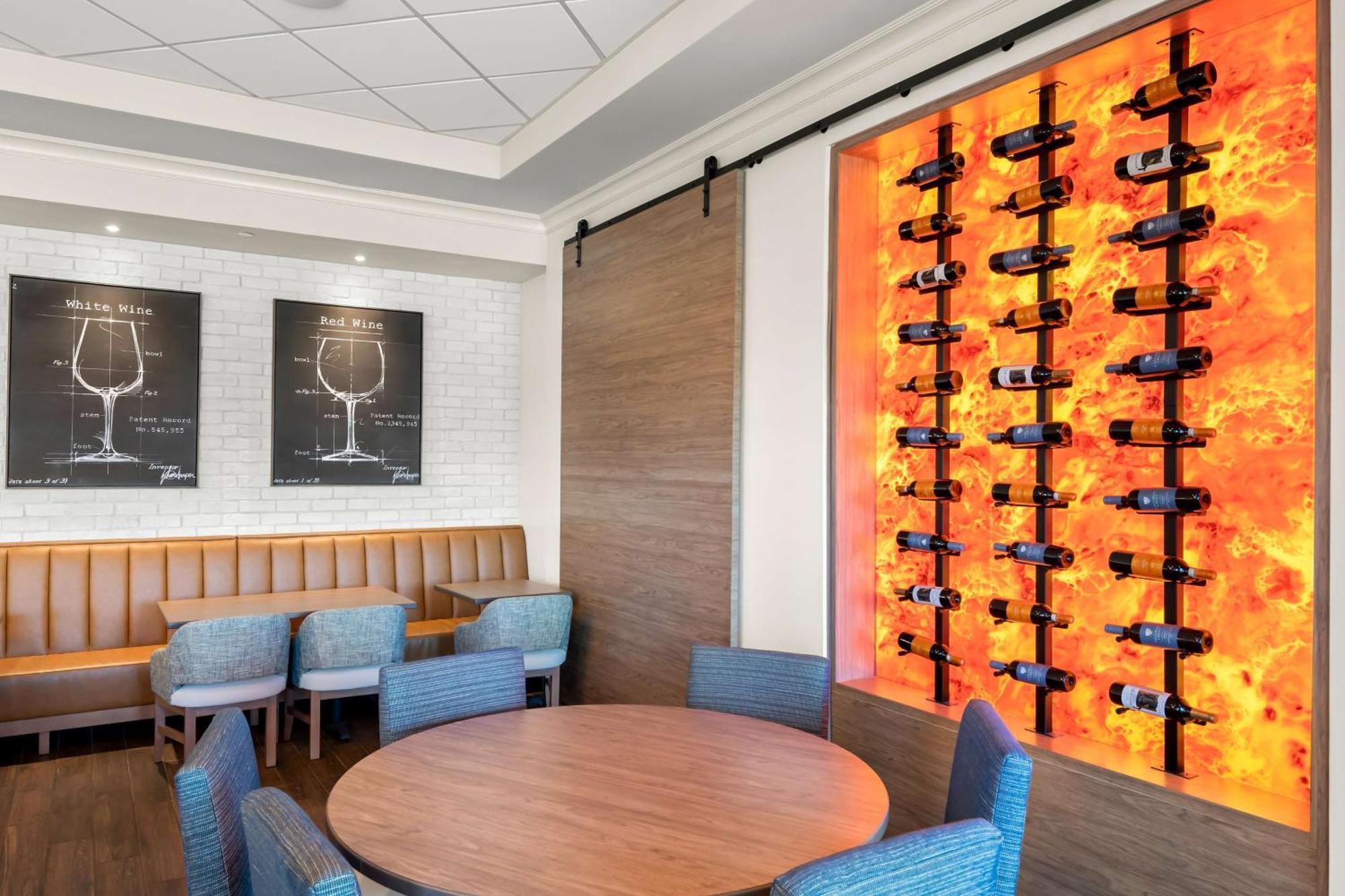 Hilton Garden Inn Suffolk Riverfront Экстерьер фото