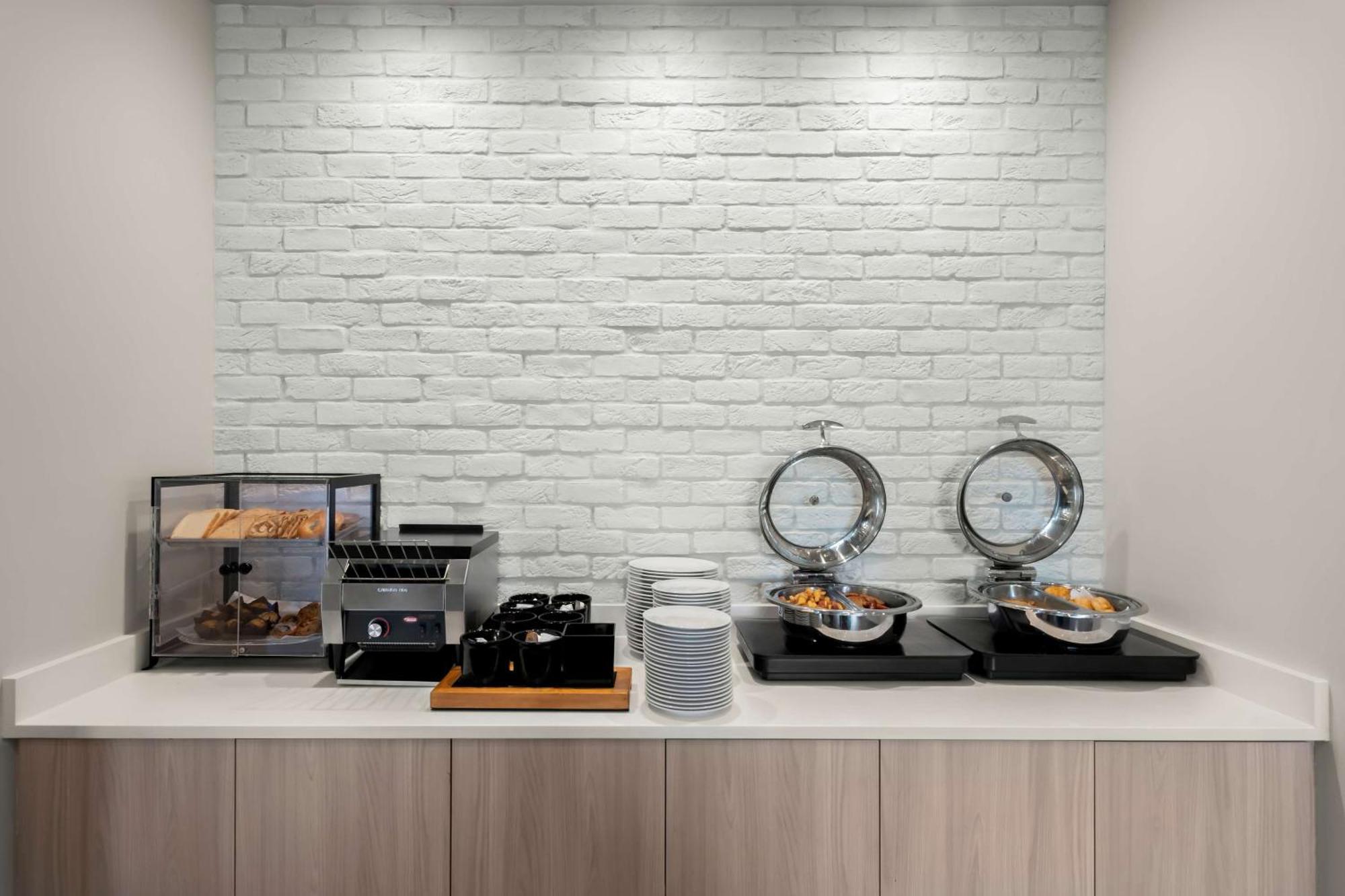 Hilton Garden Inn Suffolk Riverfront Экстерьер фото